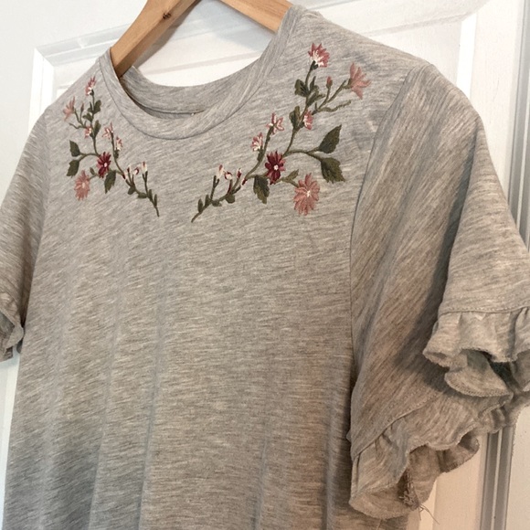 H&M Embroidered T-Shirt - Picture 2 of 4